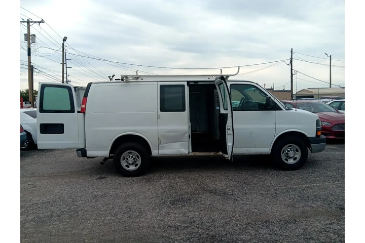 $6500 : 2015 Express 2500 image 4
