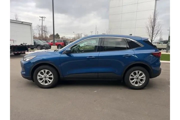 $22535 : Ford Escape 2023 AWD Active image 8