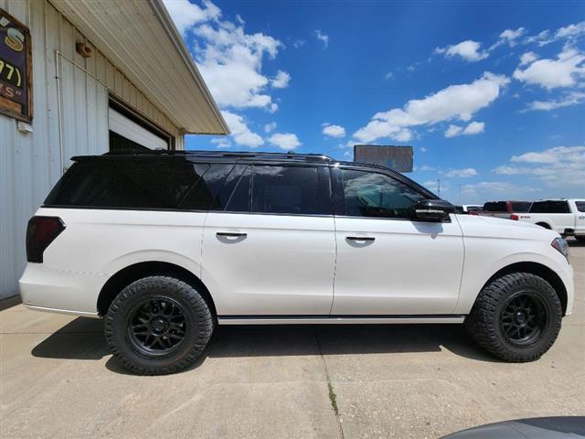 2019 Expedition MAX image 4