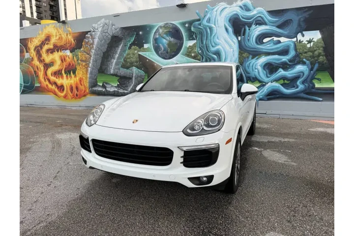 $21469 : 2017 Cayenne S E-Hybrid Plati image 2