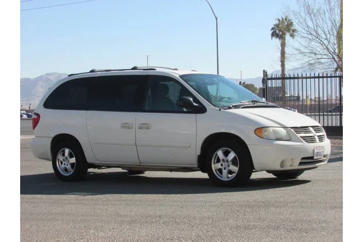 $6995 : 2005 Grand Caravan SXT image 1