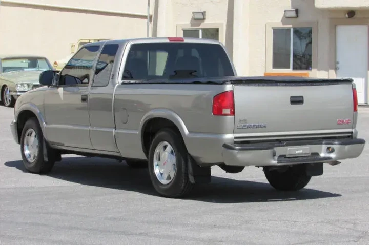 $8995 : 2003 GMC Sonoma SLS image 6