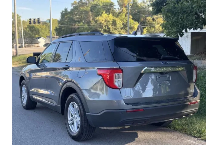 $18999 : 2022 Explorer XLT image 5