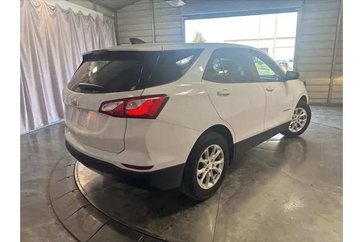 $12999 : Chevrolet Equinox 2020 LS 4d image 5