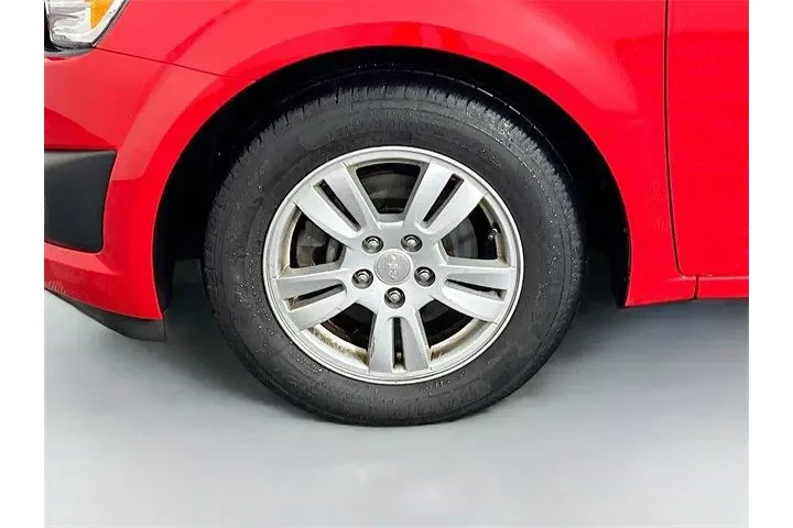 $9975 : Chevrolet Sonic 2015 LT Auto image 10