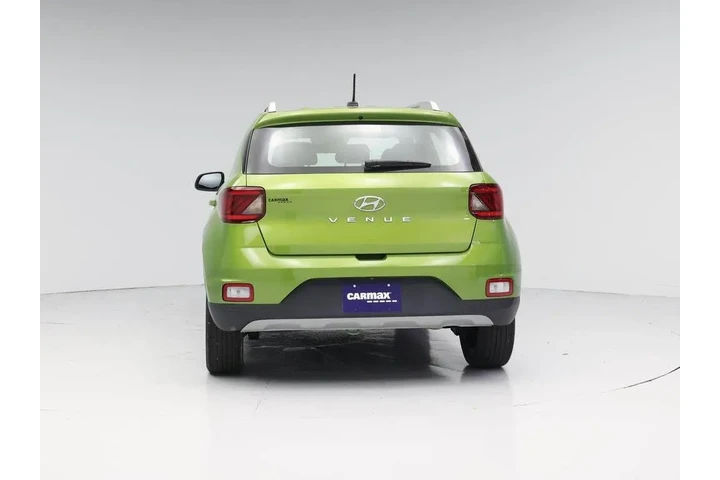 $18998 : Hyundai VENUE 2024 SEL 4dr C image 6