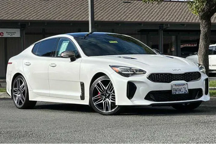 $27004 : Kia Stinger 2022 GT1 4dr Sed image 2