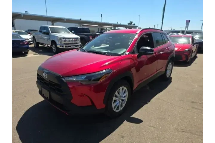 $32900 : Toyota Corolla Cross 2026 LE image 3
