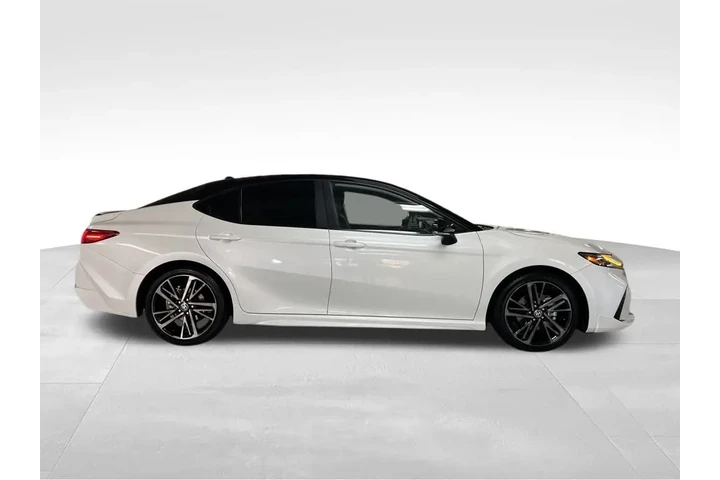 $33988 : Gold Certified2025 Camry XSE image 6