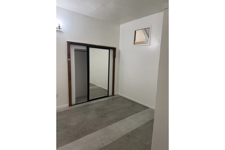 $1000 : Renta cuarto image 3