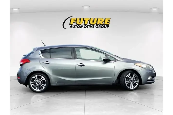 $9988 : Kia Forte5 2016 LX 4dr Hatch image 3