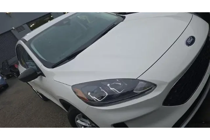 $19950 : Ford Escape 2022 SE 4dr SUV image 3