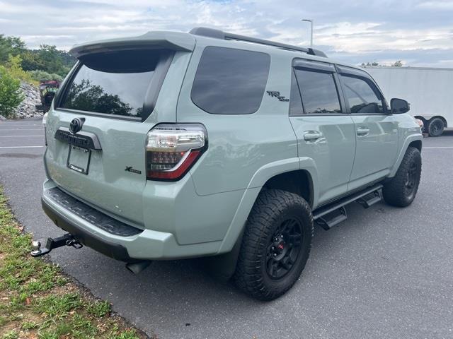 $41998 : PRE-OWNED 2022 TOYOTA 4RUNNER image 7