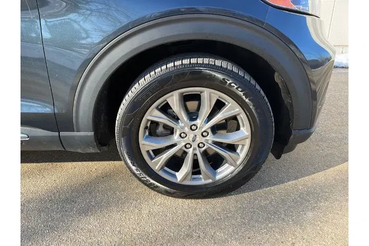 $29999 : Ford Explorer 2022 AWD Limit image 6