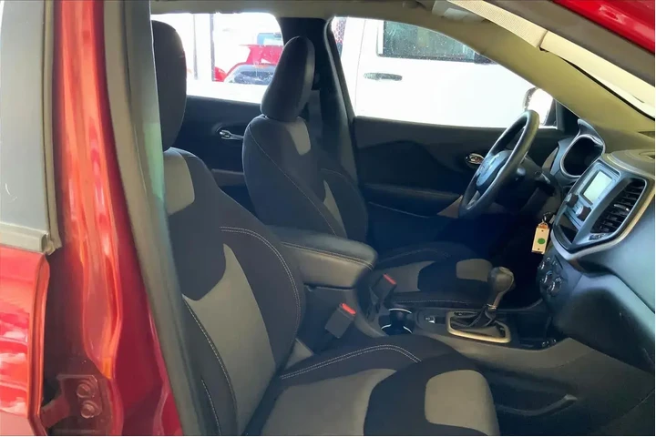 $13938 : Jeep Cherokee 2017 Sport 4dr image 8