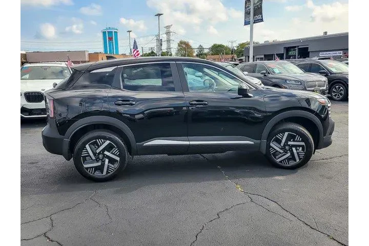 $26895 : Nissan Kicks 2025 SV 4dr Cro image 9