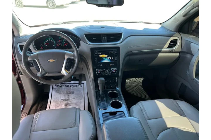 2016 Traverse 2LT FWD image 9