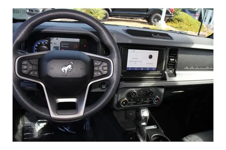 $33394 : Ford Bronco 2022 4x4 Base 2d image 4