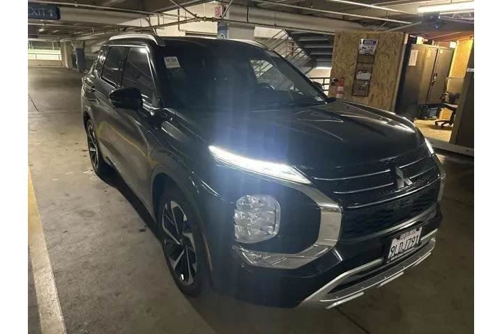 $24995 : Mitsubishi Outlander 2023 SE image 1