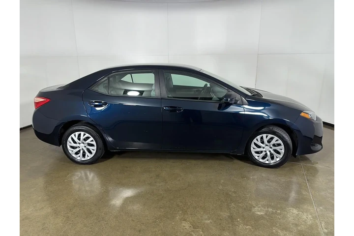$15299 : 2018 Corolla LE image 8