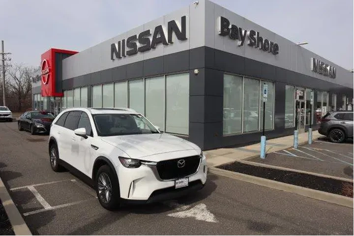 $25689 : Mazda CX-90 Plug-in Hybrid 2 image 2