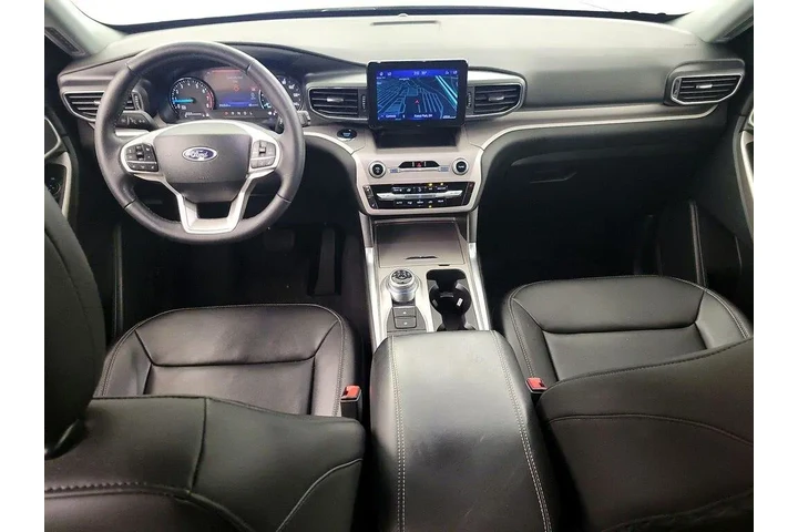 $30998 : Ford Explorer 2023 AWD XLT 4 image 9