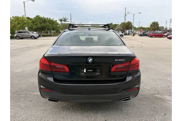 $22995 : 2018 BMW 5 Series 540i image 9
