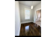 $1590 : Rent thumbnail
