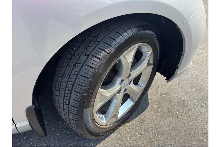 $10000 : 2009 Venza Limited image 10