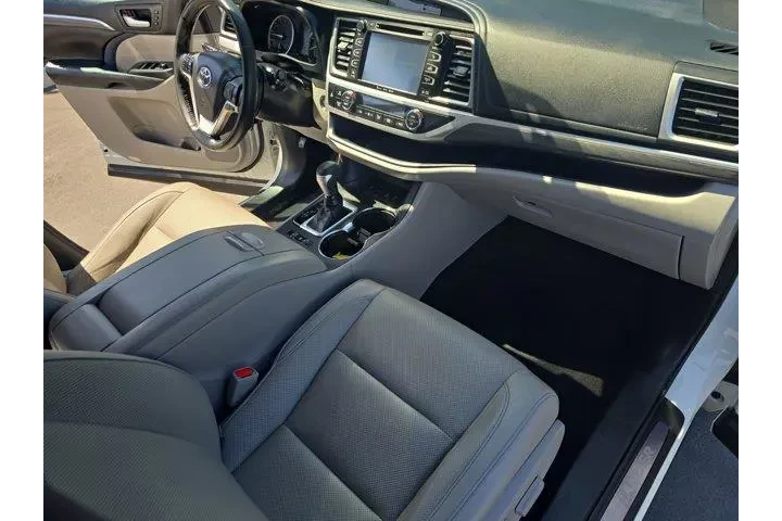$33995 : Toyota Highlander 2018 AWD L image 9
