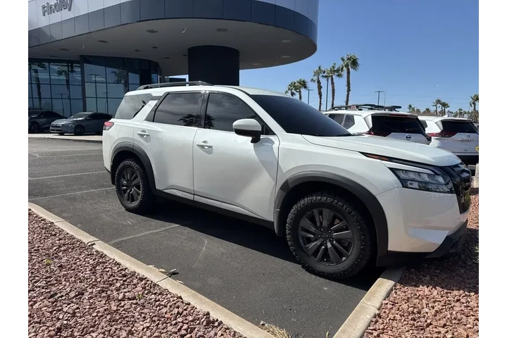 $27984 : Nissan Pathfinder 2023 SV 4d image 3