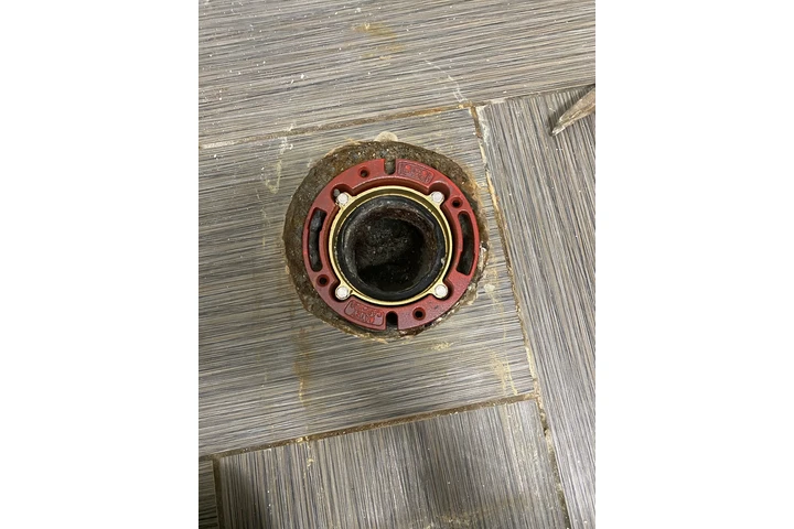 Plomero barato 24/7 image 9