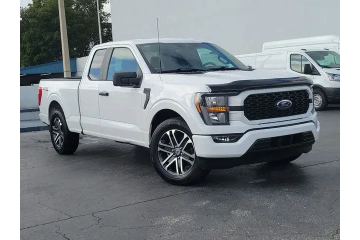 $23990 : Ford F-150 2023 4x2 XL 4dr S image 1