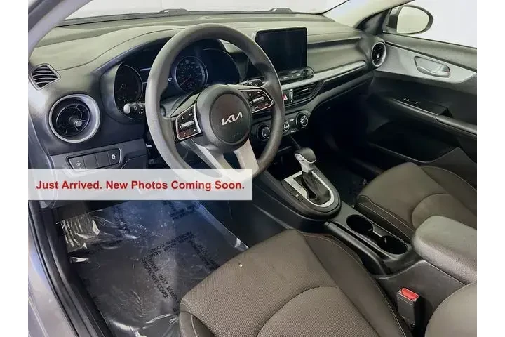 $18999 : Kia Forte 2023 LXS 4dr Sedan image 9