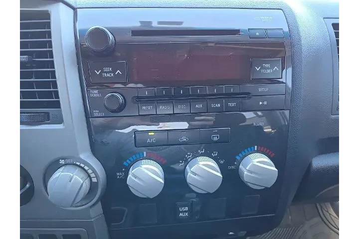 $15983 : Toyota Tundra 2013 4x2 Grade image 6