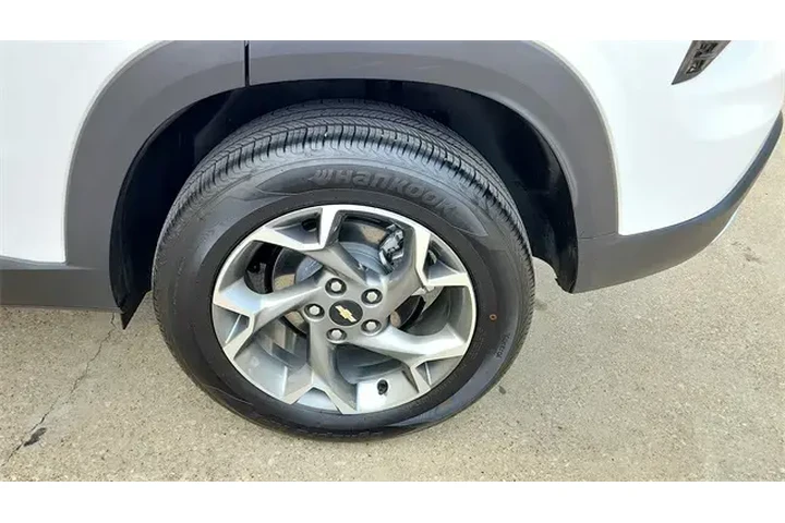 $19413 : Chevrolet Trax 2025 LT 4dr C image 9