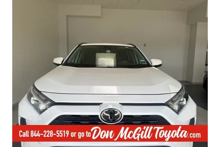$28386 : Toyota RAV4 2024 AWD XLE 4dr image 3