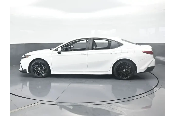 $27192 : Toyota Camry 2026 SE 4dr Sed image 3