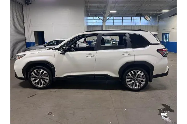 $35974 : Subaru Forester 2025 AWD Tou image 6