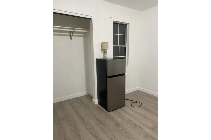 $1000 : Se renta cuarto en Los Angeles image 6