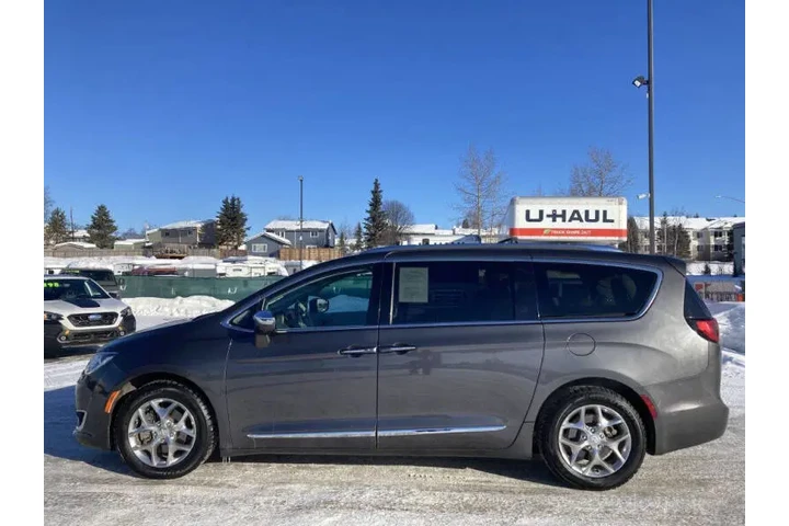 $18398 : 2018 Pacifica Limited image 9