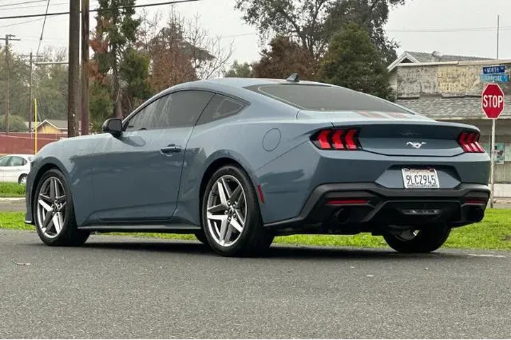 $27966 : Ford Mustang 2024 EcoBoost 2 image 7
