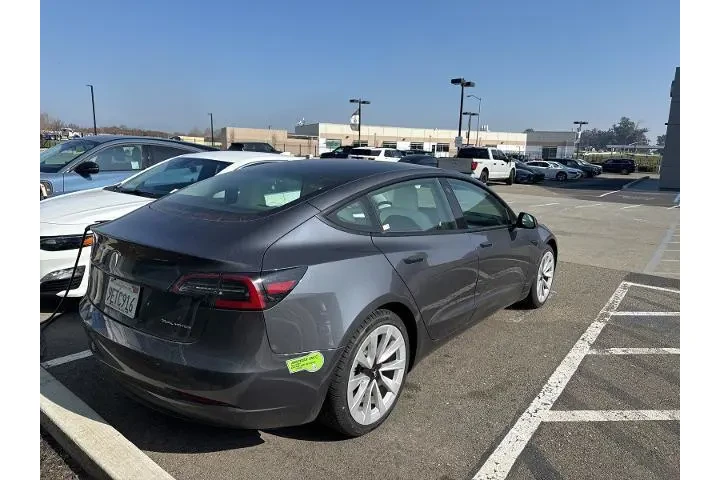 $29950 : Tesla Model 3 2023 AWD Long image 4