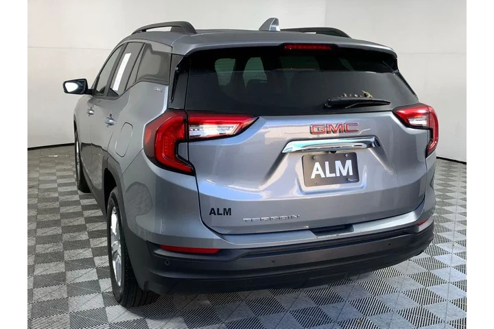 $20820 : GMC Terrain 2023 SLE 4dr SUV image 5