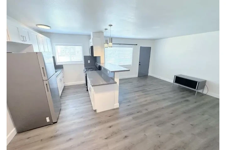 $1100 : ¡APTO PRIVADO DE 1 HABITACION! image 1