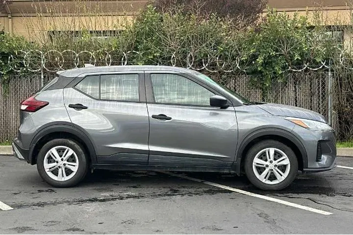 $17865 : Nissan Kicks 2024 S 4dr Cros image 7