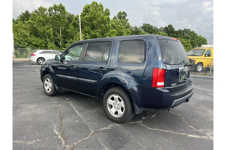 $7995 : 2011 Pilot LX 2WD 5-Spd AT image 3