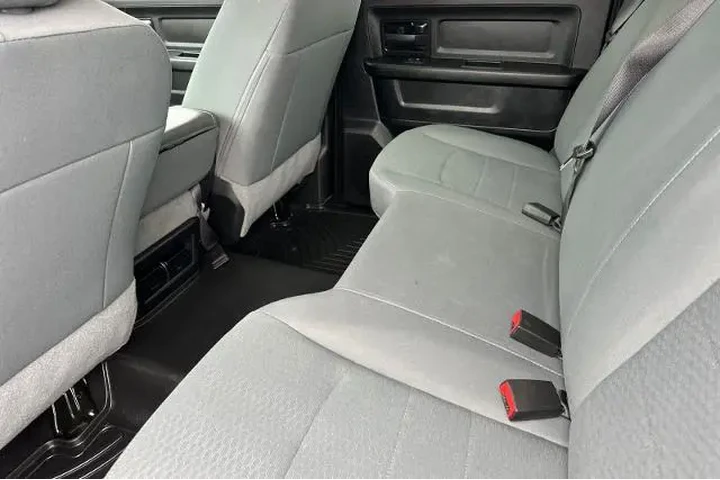 $32995 : Ram 2500 2018 4x4 Tradesman image 4