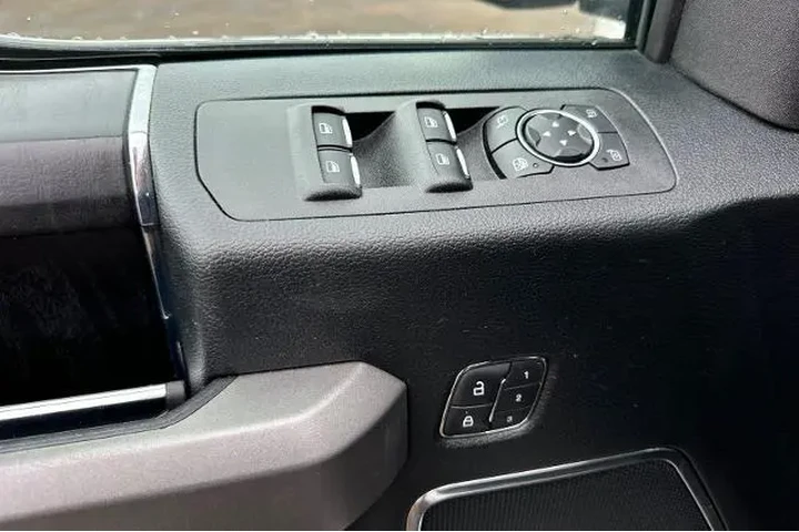 $33263 : Ford F-150 2018 4x4 Platinum image 10