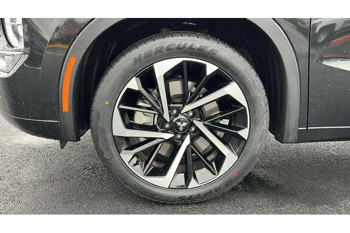 $28984 : Mitsubishi Outlander 2022 AW image 10